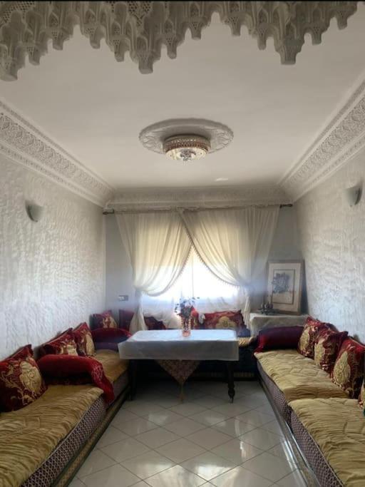 Adorable Apartamento A 8 Min Del Aeropuerto De Casablanca,Wifi Ultra Rapido Y Parking Gratis Derroua Esterno foto