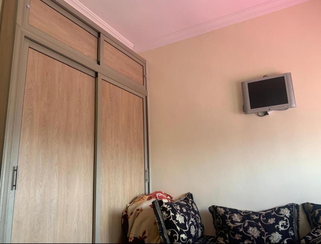 Adorable Apartamento A 8 Min Del Aeropuerto De Casablanca,Wifi Ultra Rapido Y Parking Gratis Derroua Esterno foto